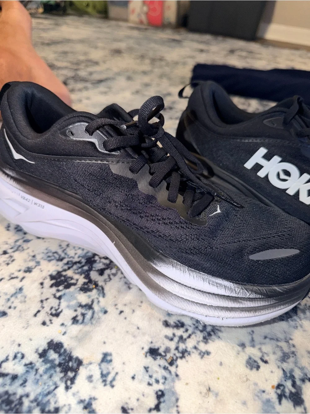 HOKA Bondi 8 Wide‎ Running Shoes Black/White Men’s Size 8 2E Extra Wide
